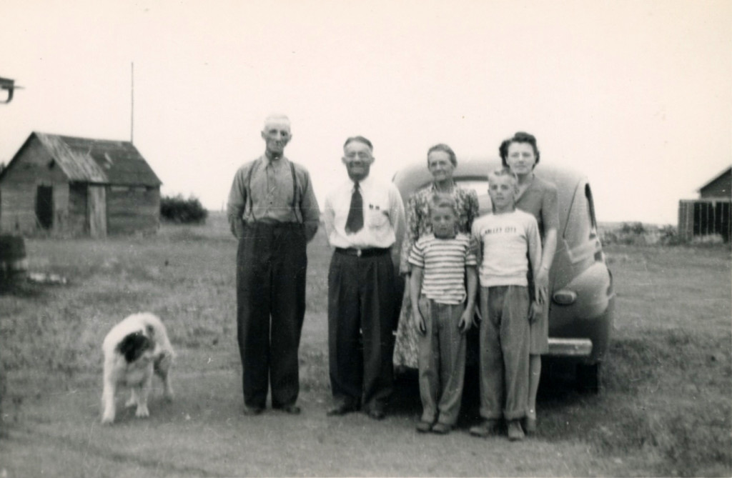 Henry Tyge, O. Hugo Carlson, Lizzie Tyge, Julia, Oz, and Julian Carlson