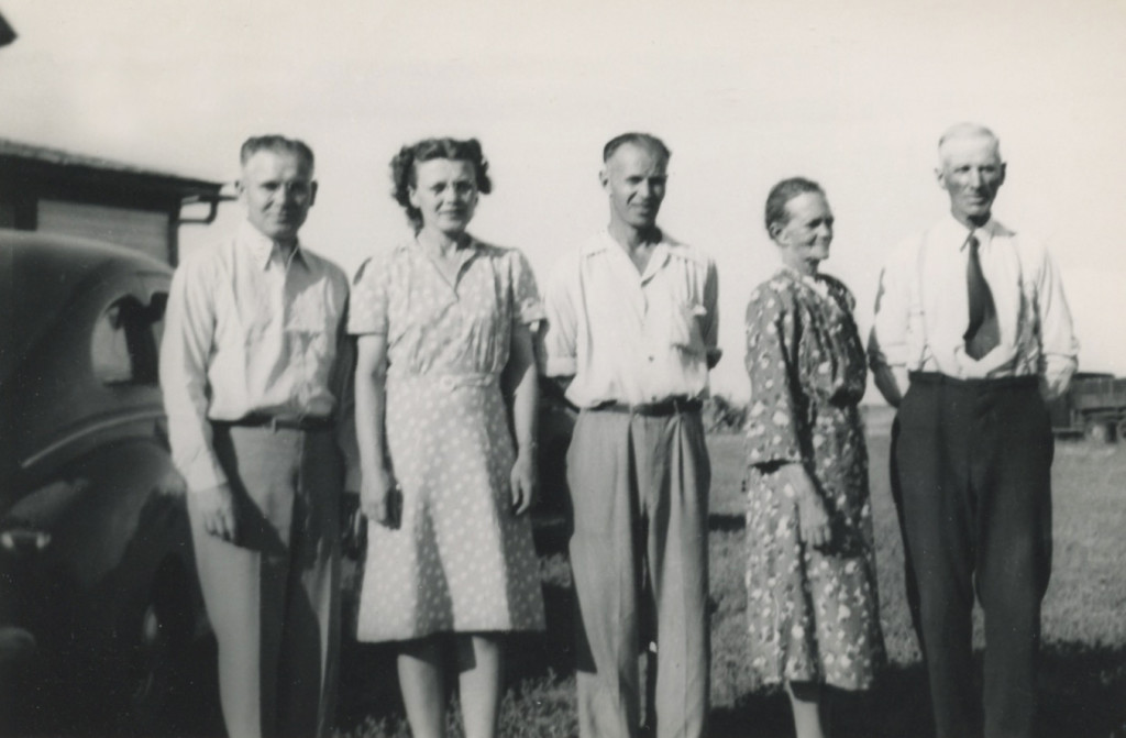 Leonard and Julia Whitney, Joe Hasketh, Lizzie and Henry Tyge