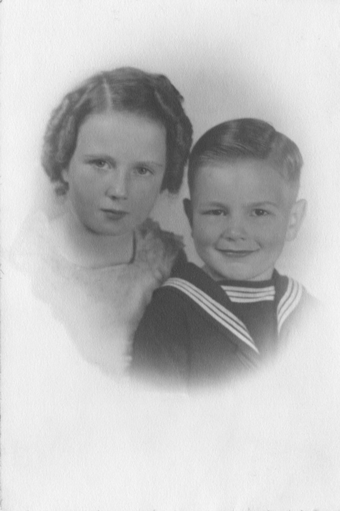 LaRae and Robbie (Buddy) - 1939